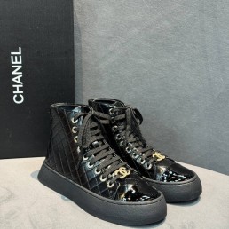 Женские кожаные кеды Chanel черные лакированные 2025
