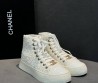 Женские текстильные кеды Chanel белые с лакированным носом 2025