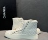 Женские текстильные кеды Chanel белые с лакированным носом 2025