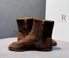 Женские укороченные замшевые сапоги The Row коричневые 2025