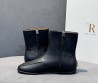 Женские укороченные кожаные сапоги The Row черные 2025