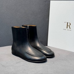 Женские укороченные кожаные сапоги The Row черные 2025