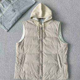 Женский жилет Brunello Cucinelli с текстильным капюшоном бежевый 2025