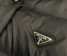 Женский пуховик Prada черный со съемными рукавами 2025