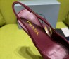 Женские замшевые туфли Prada бордовые каблук 7,5 см 2025