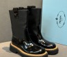 Женские кожаные сапоги Prada черные глянцевые каблук 4 см 2025