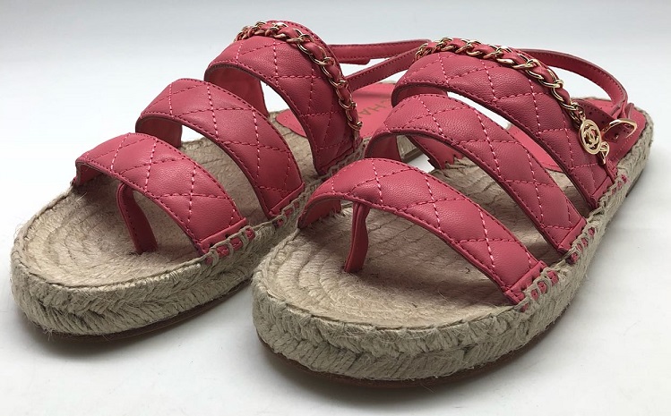 Розовые сандали шанель
