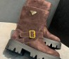 Женские замшевые сапоги Prada с пряжкой коричневые 2025
