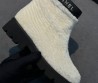 Женские меховые ботильоны Chanel белые 2025