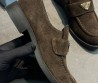 Женские замшевые лоферы Prada темно-коричневые 2025
