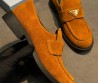 Женские замшевые лоферы Prada рыже-коричневые 2025