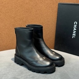 Женские кожаные ботинки Chanel черные с молнией сзади 2025