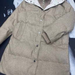 Женский текстильный пуховик Brunello Cucinelli коричневый с капюшоном 2025