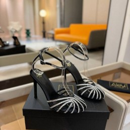 Женские кожаные туфли Alevi Milano черные в стразах каблук 10,5 см 2025