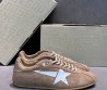Женские замшевые кроссовки Golden Goose коричневые с серебряной звездой 2025