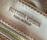 Женская кожаная сумка Bottega Veneta 30х23х16 коричневая 2025