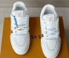 Мужские кожаные кроссовки Louis Vuitton Trainer белые с оранжевой подошвой 2025