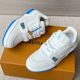 Мужские кожаные кроссовки Louis Vuitton Trainer белые с синей подошвой 2025