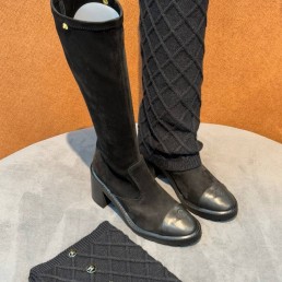 Женские замшевые сапоги Chanel черные с вязаными съемными гетрами каблук 7 см 2025