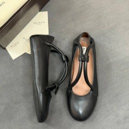 Женские кожаные балетки Alaia черные с ремешками 2026
