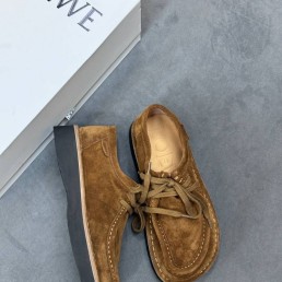 Женские замшевые ботинки Loewe коричневые с массивным носком 2026