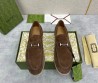 Мужские замшевые лоферы Gucci коричневые с пряжкой 2026