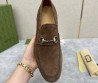 Мужские замшевые лоферы Gucci коричневые с пряжкой 2026