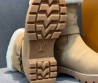 Женские кожаные сапоги с мехом Louis Vuitton бежевые с пряжкой 2026