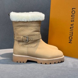 Женские кожаные сапоги с мехом Louis Vuitton бежевые с пряжкой 2026