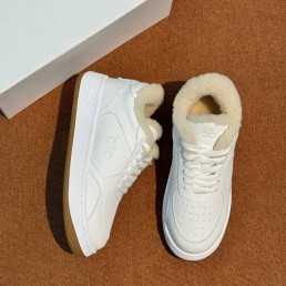 Женские кожаные кроссовки с мехом Alo Yoga белые 2026