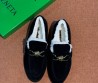 Замшевые лоферы с пряжкой Bottega Veneta черные с мехом 2026