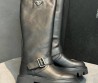 Женские кожаные сапоги Prada черные с пряжкой 2026