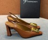 Женские кожаные туфли Giuseppe Zanotti коричневые с золотой пряжкой каблук 8,5 см 2026