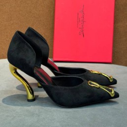 Женские замшевые туфли Schiaparelli черные с золотым каблуком 8,5 см 2026