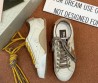 Женские кожаные кеды Golden Goose белые с разными шнурками 2026