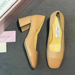 Женские кожаные туфли Jimmy Choo бежевые с лакированным носом каблук 6 см 2026