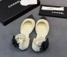Женские кожаные балетки Chanel белые с черным с текстильным носом 2026