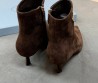 Женские замшевые ботильоны Prada коричневые каблук 6 см 2026