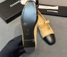 Женские кожаные балетки Chanel бежевые с черным носом 2026