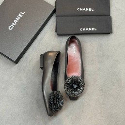 Женские кожаные балетки Chanel черные с цветком 2026