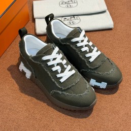 Женские текстильные кроссовки Hermes зеленые с бахромой 2026