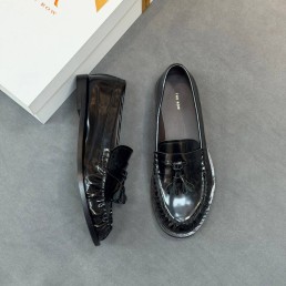 Женские кожаные лоферы The Row черные глянцевые 2026