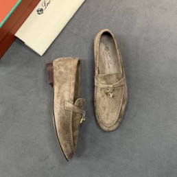 Женские замшевые лоферы Loro Piana бежевые 2026