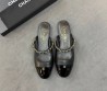 Женские кожаные мюли Chanel черные с лакированным носом 2026