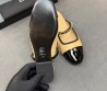 Женские кожаные мюли Chanel бежевые с черным лакированным носом 2026