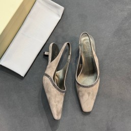 Женские замшевые туфли Brunello Cucinelli бежевые каблук 4 см 2026