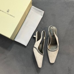 Женские замшевые туфли Brunello Cucinelli светло-серые каблук 4 см 2026