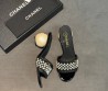 Женские кожаные мюли Chanel черные с белым каблук 7 см 2026