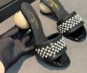 Женские кожаные мюли Chanel черные с белым каблук 7 см 2026