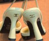 Женские кожаные туфли Chanel бежевые с черным лакированным носом каблук 8,5 см 2026